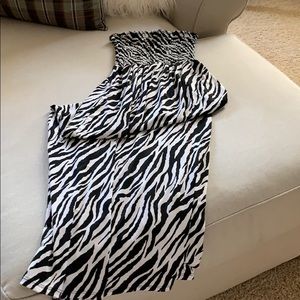 Zebra print L strapless dress